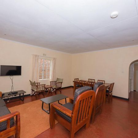 Game Haven Lodge Blantyre Extérieur photo
