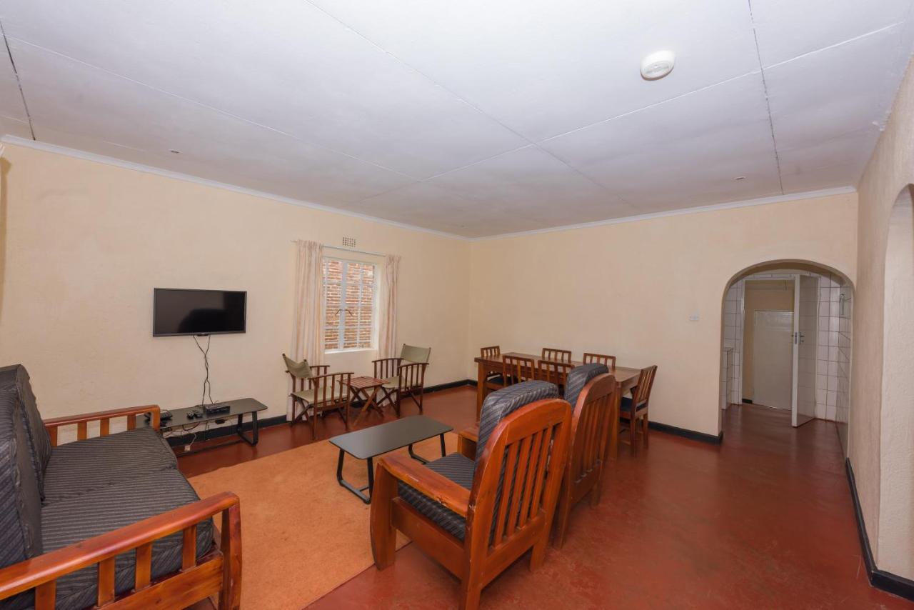 Game Haven Lodge Blantyre Extérieur photo